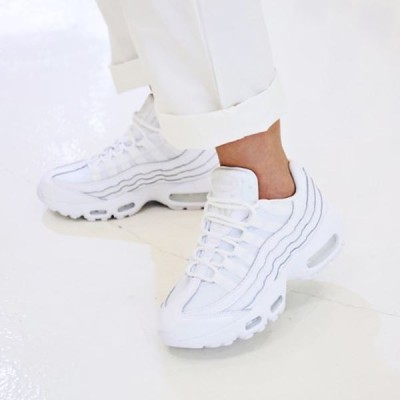 (국내배송) 나이키 [Nike] 수입고급 Air Max 95 트리플  Essential