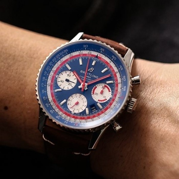 브라이틀링(Breitling)네비타이머 크로노그래프 항공 스페셜 에디션 AB01212B1C1X1