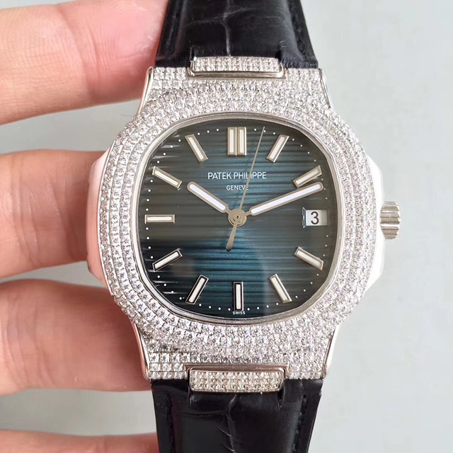 파텍필립(PATEK PHILIPPE)노틸러스 점보 5711 다이아몬드 블루 악어스트랩